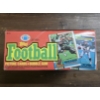 Image 3 : Topps 1990 Football Picture Cards and Bubble Gum Wax Box 36ct