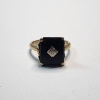 Image 2 : Vintage Black Onyx and 10K Yellow Gold Ring - Size 6.5 - Total Weight: 3.2g