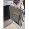 Image 2 : Louisville Home Pickup - VERY HEAVY FIREPROOF 4 CU FT CAPACITY SECURITY SAFE WITH COMBINATION 