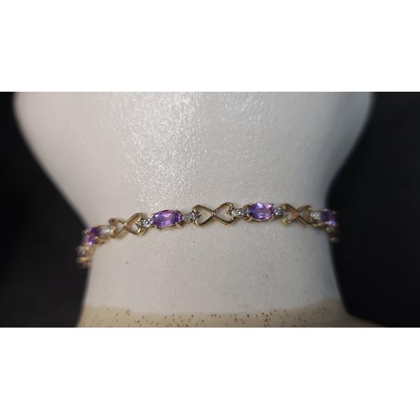 14K Gold Women's Bracelet With Heart Shapes And Purple & White Stones- Weight: 4.2g