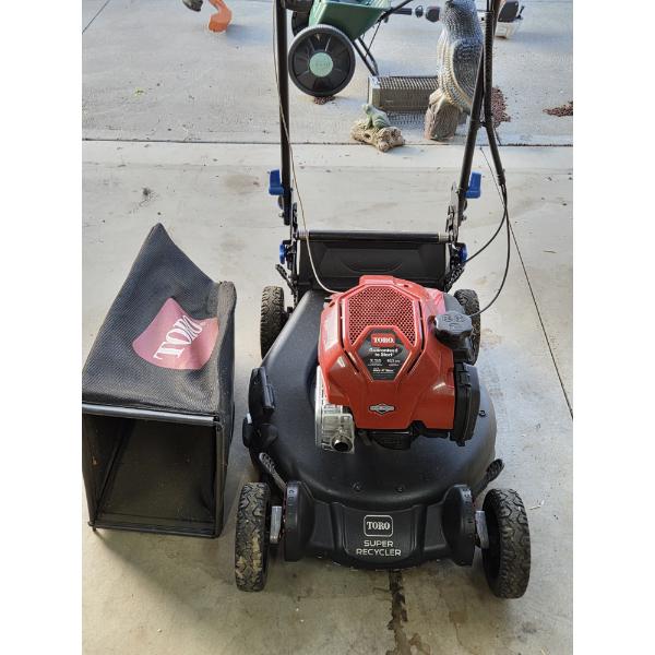 PICKUP IN CANTON - Like New! Self Propelled Toro Super Recycler Mower With Bag  