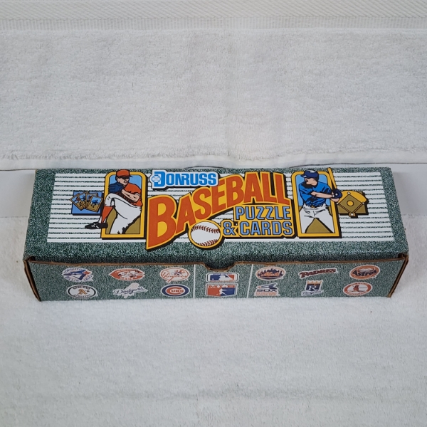 1990 Donruss Baseball Trading Cards Box ~ CARDS STILL IN PLASTIC!