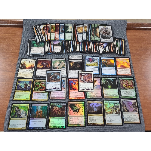Large Lot of Over 100 MTG Magic The Gathering Trading Cards Including Many Holo, Rare & Even Autos!