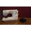Image 5 : Louisville Home Pickup - Complete Setup - SINGER  Sewing Machine & Wood Work Stand & Accessories