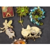 Image 3 : Lot of 6 Beautiful Assorted Gold-Tone Brooches