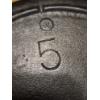 Image 3 : HTF # 5 CAST IRON SKILLET W / 3 NOTCH HEAT RING IN FANTASTIC CONDITION - SEE PICS