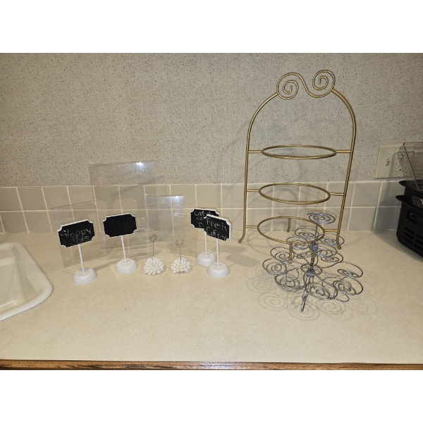 Party Bundle incl Sign Holders, Plate Stand, Cupcake Stand and More