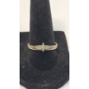 Image 1 : 10K Two-Tone Gold Band Featuring Diamond Accent & Engraved Leaf - Size 8 - Weight: 1.5g