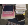 Image 3 : Storage Tote With Towels And Reusable Tote Bags