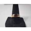 Image 1 : 14k Yellow Gold Ring w/ Emerald-Cut Red Garnet Gemstone - Size 8 - TW: 3.7g