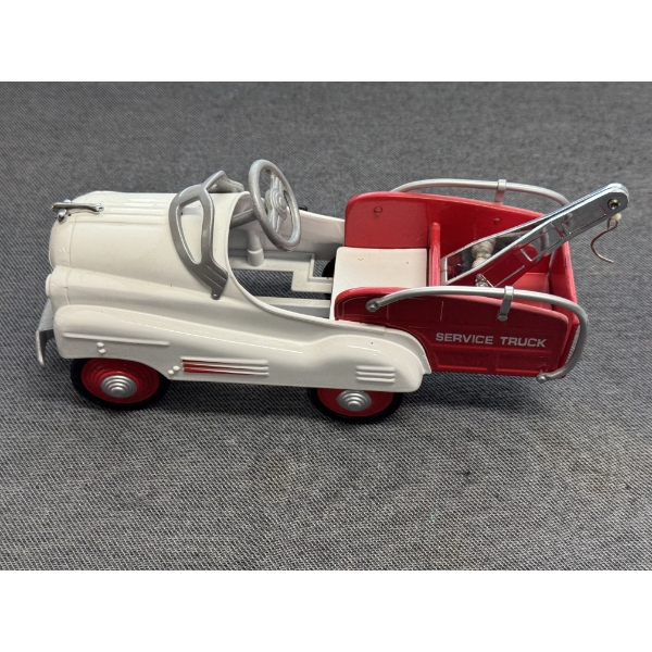 Hallmark "1941 Junior Service Truck" (QHG9031) 8" Kiddie Car Classics - Mint Condition 