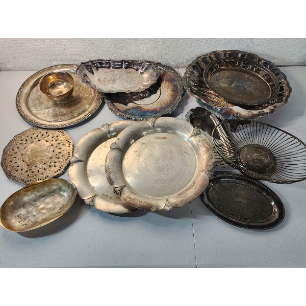 Nice Assortment of Silverplated Serving Trays and Baskets TW: 11.8lbs