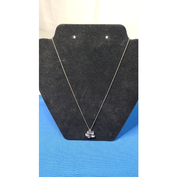 Sterling Silver Necklace With Beautiful Red Stone - TW: 4.7g