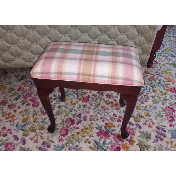 Nice Modern Design Upholstered 22" x 12" Tall Queen Anne  Style Ottoman -Excellent Condition
