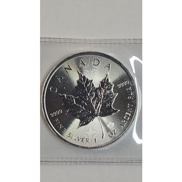 2017 1 Troy Oz .9999 Fine Silver Canadian Maple Leaf Round With Radial Lines And Privy Mark 