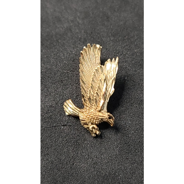 14K Gold Eagle Pendant TW: 2.2 Grams