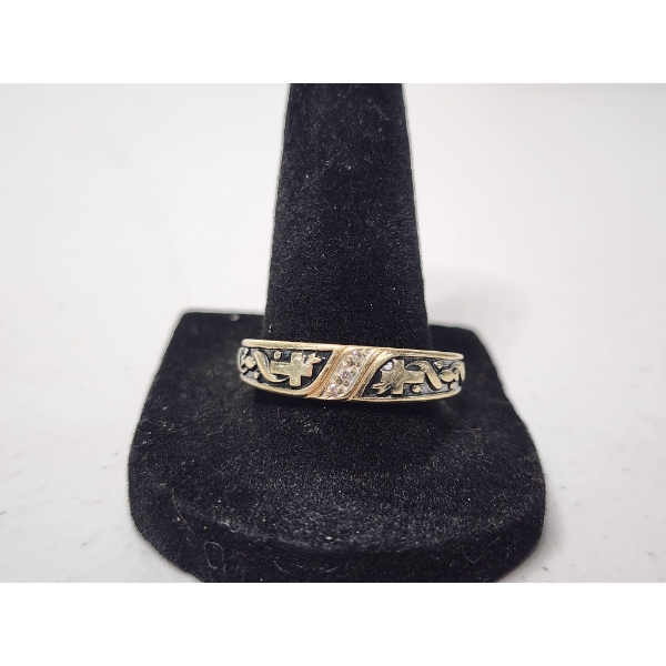 Incredible Vintage 10K Gold Ring with Diamonds and Religious Engravings - Size 11 - TW: 3.3g