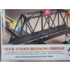 Image 2 : MINT IN BOX Bachman Over/Under Blinking Bridge For HO Scale Electric Trains & Sets