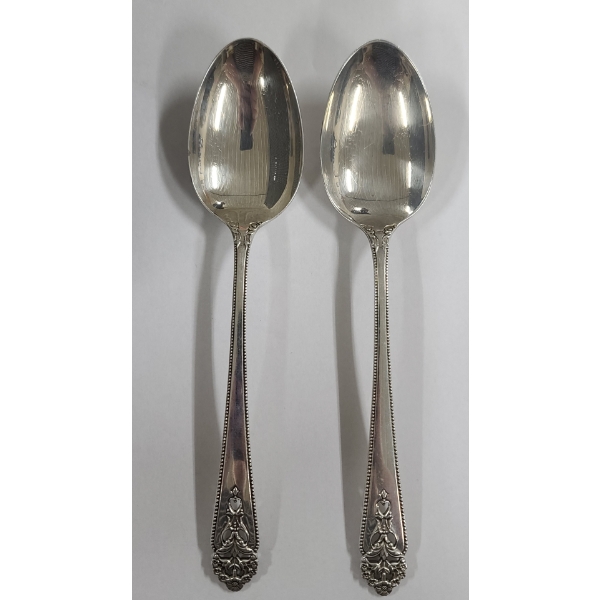 (2) Queen's Lace Sterling Silver Serving Spoons By International Silver - Weight: 131.6g