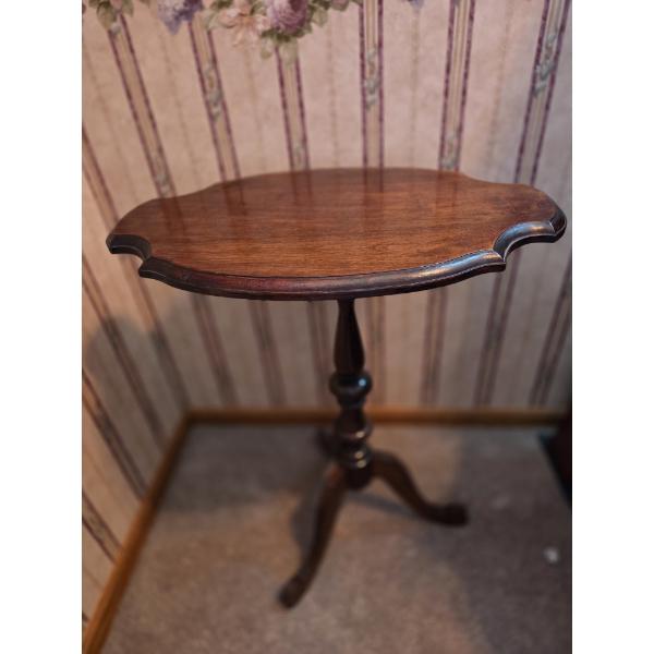 Louisville Home Pickup - Solid Wood Vintage Hallway Plant Stand - Nice cond.  23 x 15 x 28 Tall