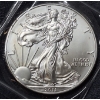 Image 1 : 2011 United States Silver Eagle 1 Oz .999 Uncirculated Silver Dollar