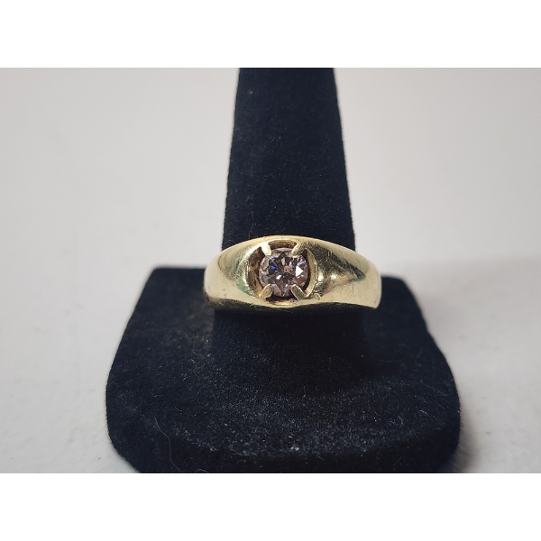 Incredible 14K Yellow Gold Solitaire Diamond Ring -Size 9 - Total Weight: 6.1g