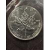 Image 2 : 1992 Canadian Maple Leaf One Troy Ounce .9999 Fine Silver Coin - Mint