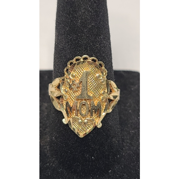 10K Yellow Gold "#1 Mom" Statement Ring - Size 7 - Weight: 3.5g