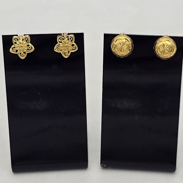 (2) Sets of 22k Gold Earrings - 7.4g TW