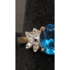 Image 4 : 14K Gold Oval-Cut Blue Topaz Center Stone With Diamonds - Size 7 - Weight: 3.4g