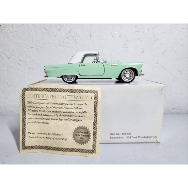 1955 Ford Thunderbird Diecast Model Car 1:32 Scale - National Motor Museum Mint
