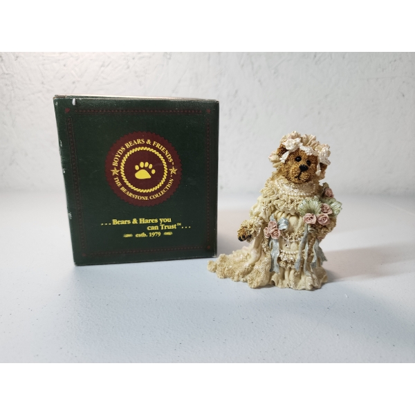 Boyds Bears & Friends "Bailey As The Bride" Figurine