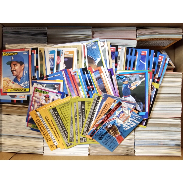 Huge Lot of Uncounted/Unsearched Baseball Cards