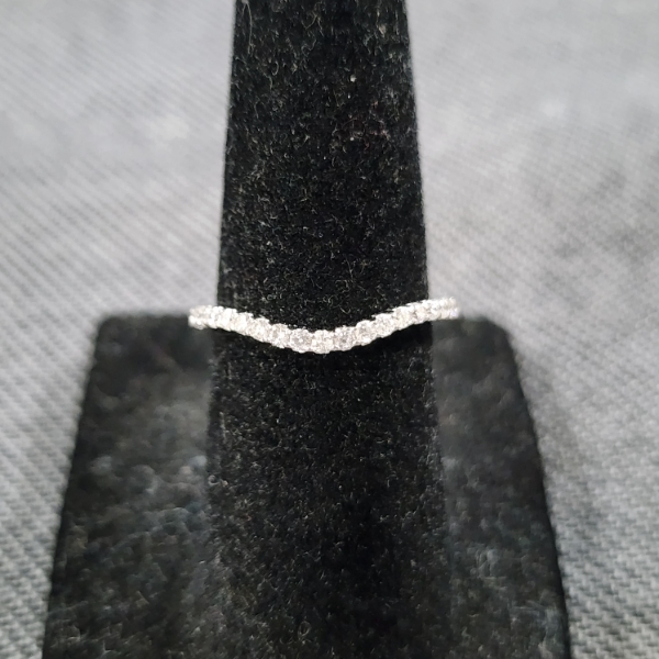 Beautiful 14K White Gold Diamond Ring Weighing 1.5 Grams ~ Size 5