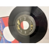 Image 5 : 3 Small Records - The Right Stuff Bryan Ferry - Great Oldies Collectables - Queen & David Bowie