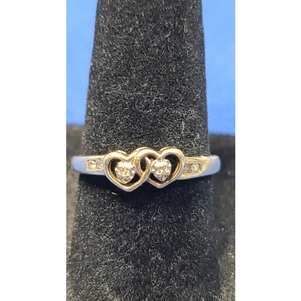 10K Gold Heart Ring - Size 7 - Weight:1.7g