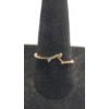 Image 1 : 14K Yellow Gold Plumb Asymmetric Anniversary Ring - Size 7 - Weight: 1.4g