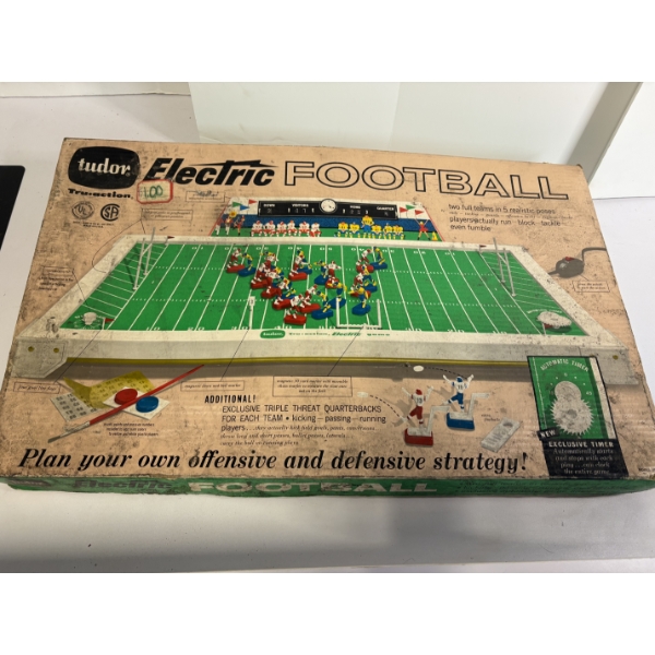 Tudor Tru-Action Electric Football game - Working Condition! 