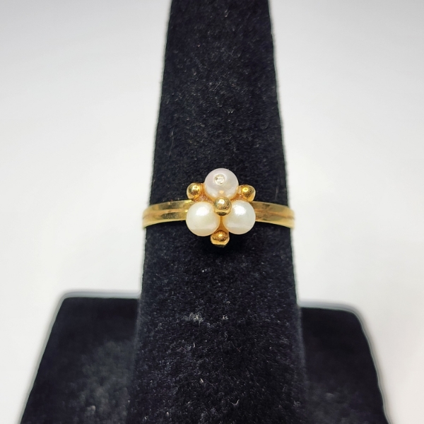 Charming 14K Yellow Gold Ring with Pearls - Size 4.5 - Total Weight: 1.5g