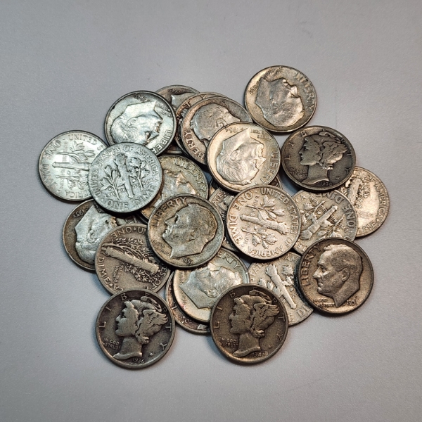 $2.50 Face Value in Assorted Years United States 90% Silver Roosevelt & Mercury Dimes