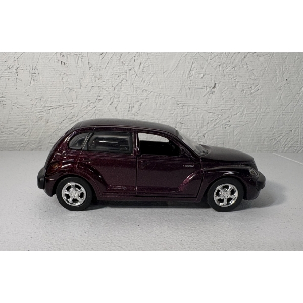 1:18 Scale Die-Cast Model of Chrysler PT Cruiser 