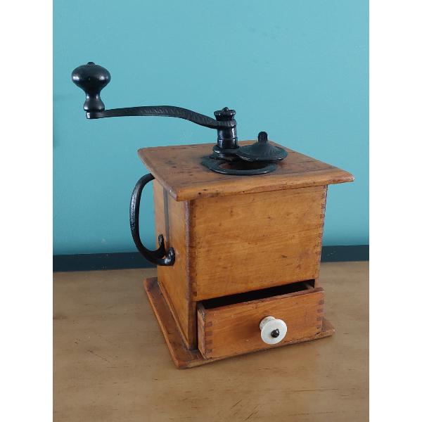 Antique Coffee Grinder - Excellent