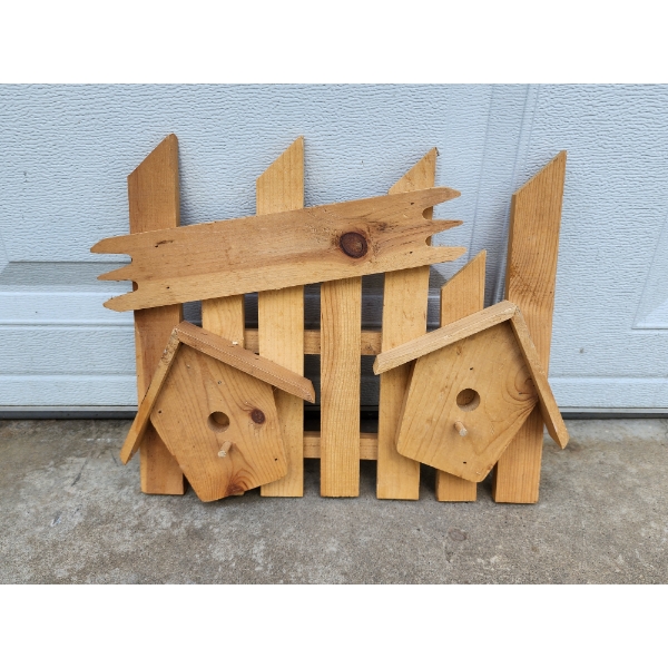 Wooden Bird House & Fence Decor