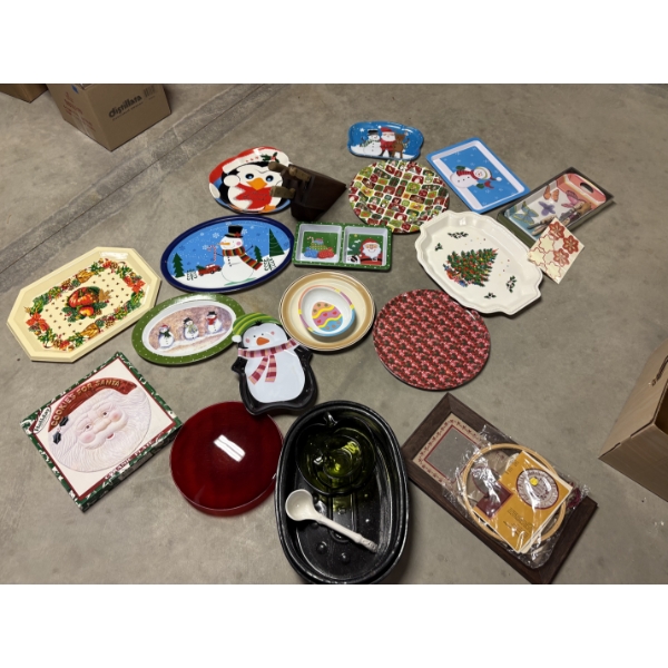 *Pick Up At Mantua Home-No Shipping Available* - Plates - Platters - Christmas - Roasting Pan