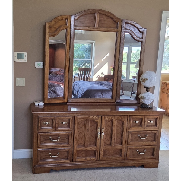 *Pick Up At Mantua Home-No Shipping Available* Excellent Condition Gorgeous 19Dx68Lx78H Mirrored Dre