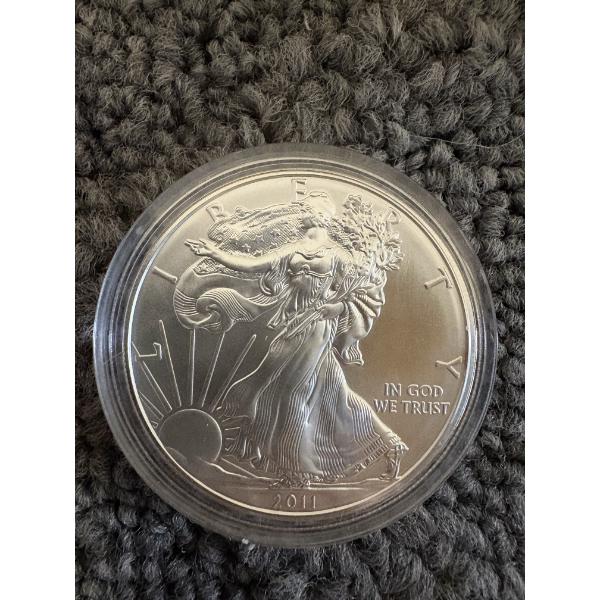 2011 United States American Silver Eagle .999 Fine Troy Ounce - Mint Condition