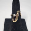 Image 1 : Stunning 10K Yellow Gold Ring with Diamond - Size 4.5 - TW: 2.9g