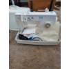 Image 1 : Singer Sewing Machine