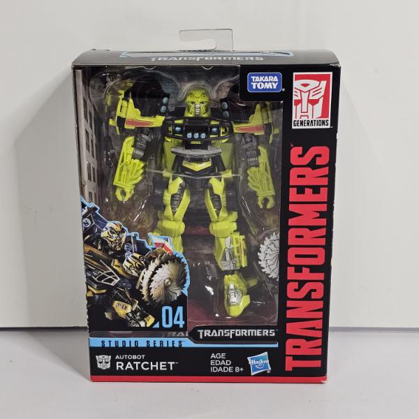Transformers Studio Series 04 Deluxe Class Autobot Ratchet Action Figure
