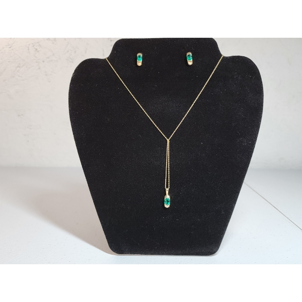 Nice Matching Set of 10K Gold w/ Emerald-Colored Stones Stud Earrings and ~16in Necklace TW: 3.6g
